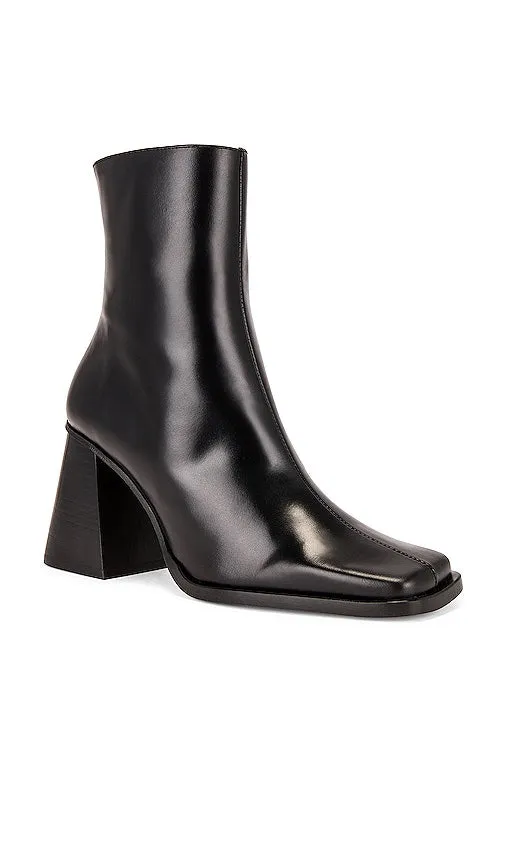 ALOHAS South Boot in Black