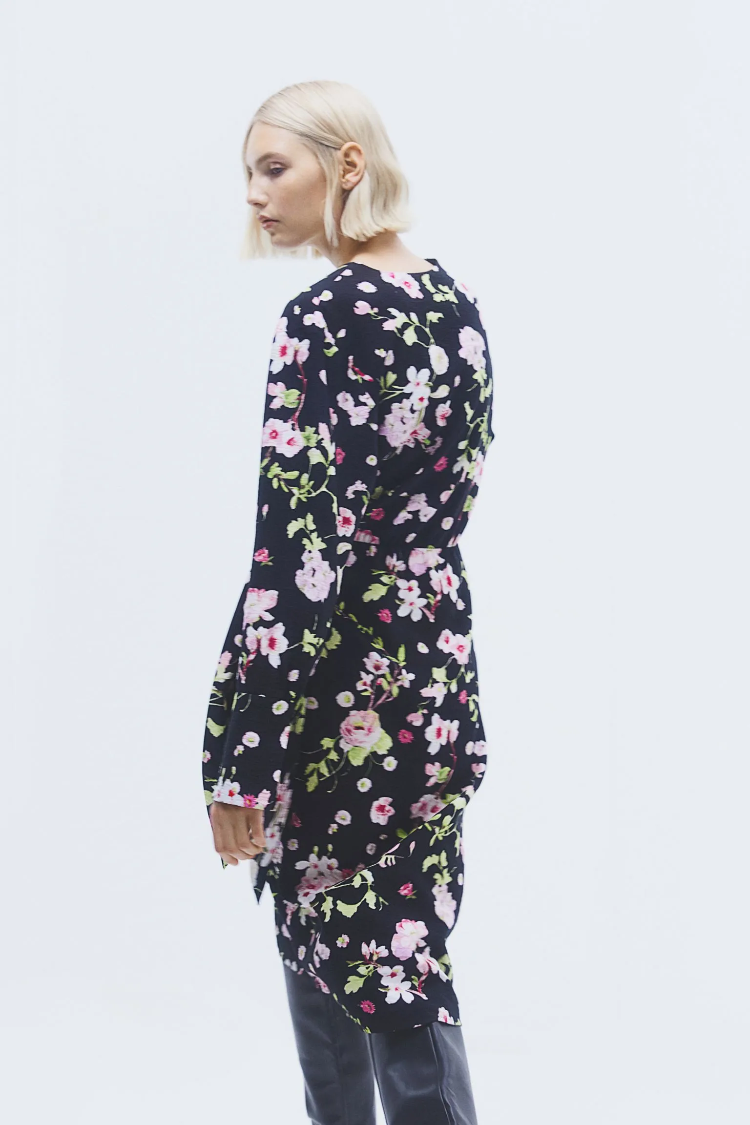 H&M Floral Tie-detail Wrap dress, black/multicolor