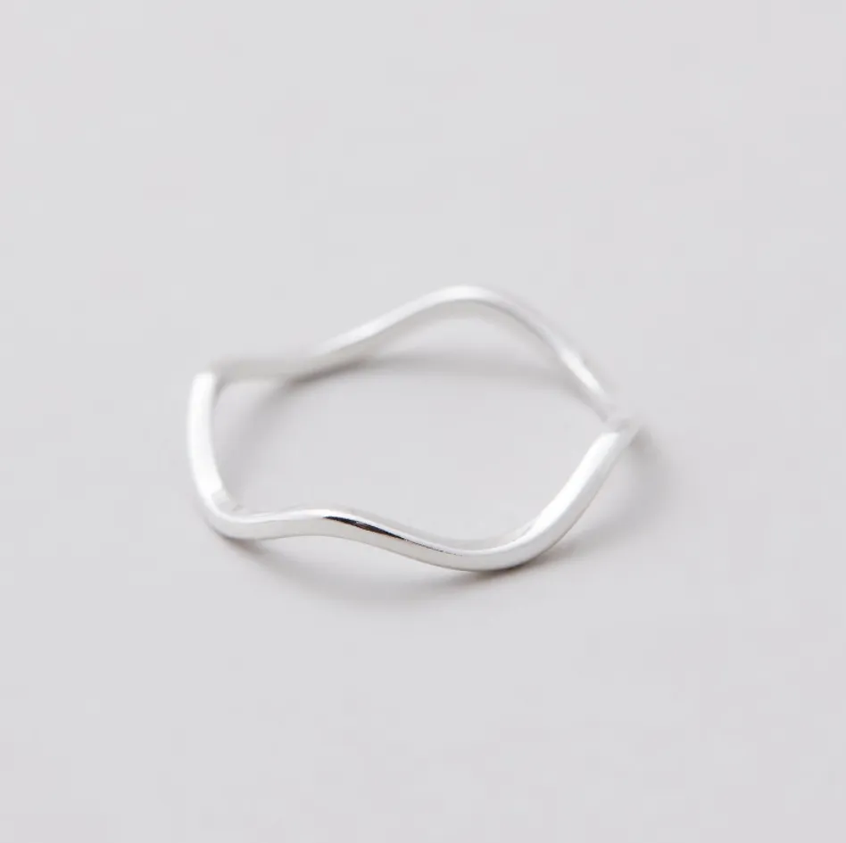 Vera Wave Ring - Silver