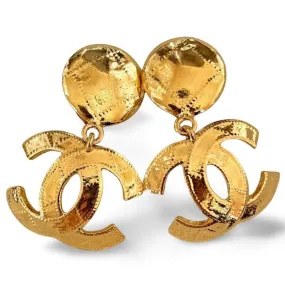 Vintage CHANEL golden large CC dangle earrings with diagonal stitch design. Classic and popular jewelry. Coco mark earrings. 060206ac2