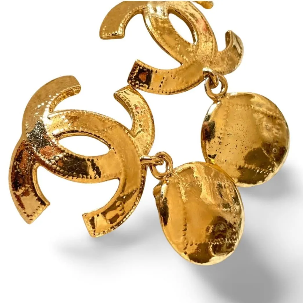 Vintage CHANEL golden large CC dangle earrings with diagonal stitch design. Classic and popular jewelry. Coco mark earrings. 060206ac2